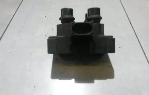 Ford Escort High voltage ignition coil 88sf12029a2a