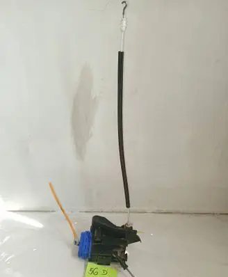 Audi A4 S4 B5 8D Front door lock 910698008