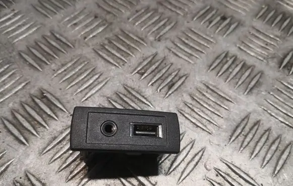 Mercedes-Benz Vito Viano W447 AUX in-socket connector 4478200087 A4478200087
