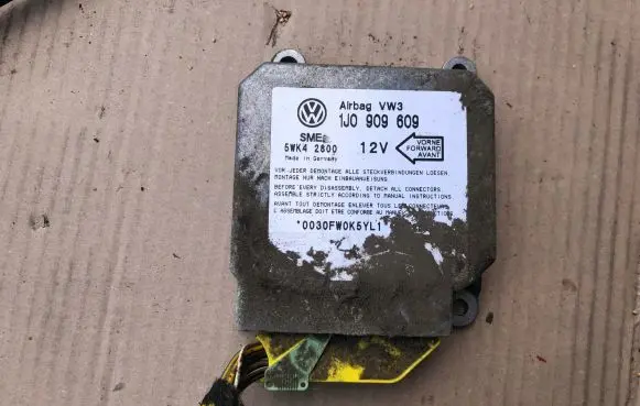 Volkswagen Golf IV Airbag control unit/module 1J0909609