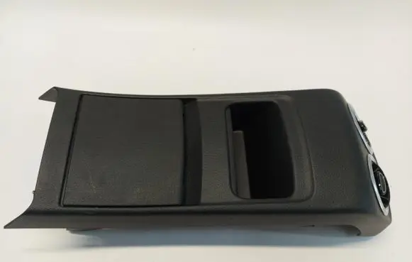 Mercedes-Benz GLA H247 Center console 1408465-A