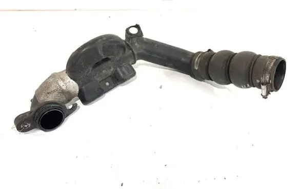 Air intake hose/pipe