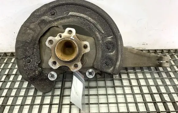 BMW 5 G30 G31 Front wheel hub spindle knuckle