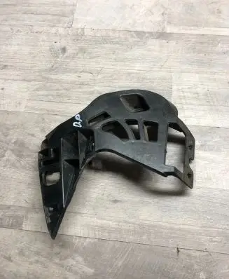 BMW 5 G30 G31 Front bumper mounting bracket 7385348 15067010