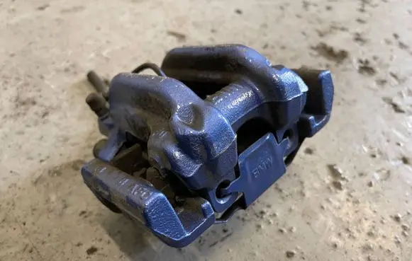 BMW 4 F32 F33 Rear brake caliper Y09082