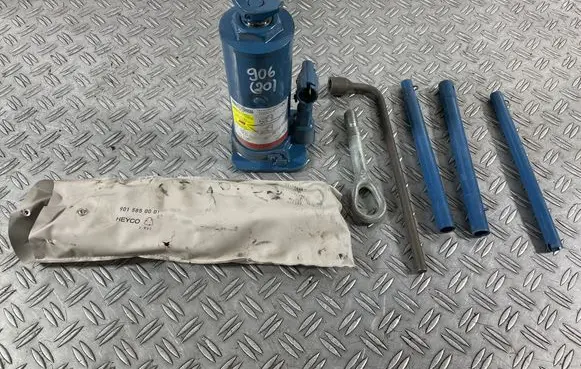 Mercedes-Benz Sprinter W906 Lift Jack A9065800018