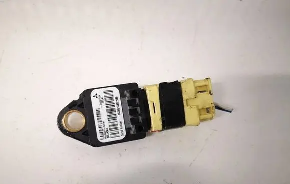 Mitsubishi Outlander Airbag deployment crash/impact sensor 8651A001