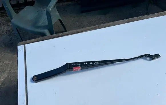 Volkswagen PASSAT B7 Front wiper blade arm 3AB955409