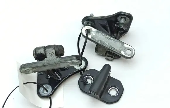 Mercedes-Benz C W203 Front door hinge set A2037200004 ISE0602 ISE05M12