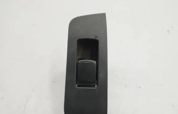 Nissan X-Trail T31 Electric window control switch 82960JG00A 25411JG000