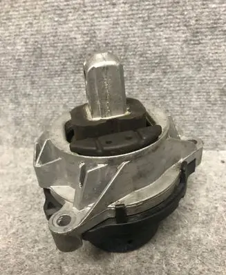 BMW 4 F36 Gran coupe Engine mount bracket 6799104