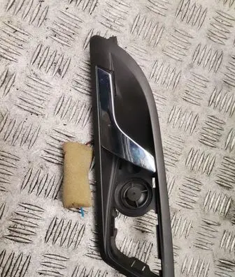 Toyota Avensis T270 Front door interior handle 1Z0837247