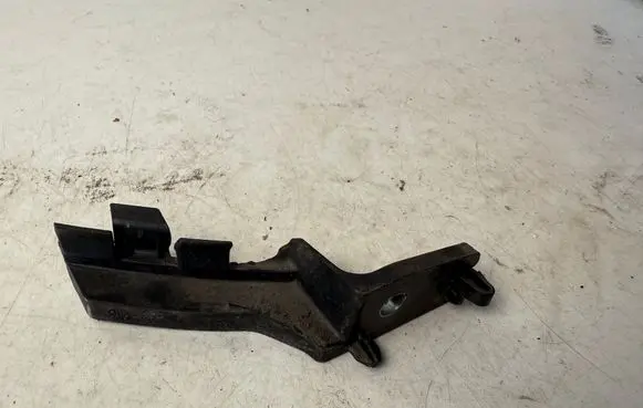 Peugeot 508 RXH Front bumper mounting bracket 9670371580G