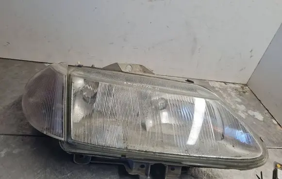 Renault Laguna I Headlight/headlamp 7700820123