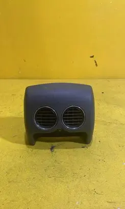 Peugeot 3008 I Rear air vent grill 9685097277