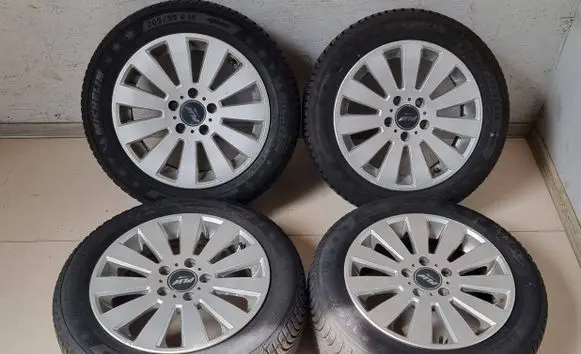 Volkswagen Golf VI R16 alloy rim 
