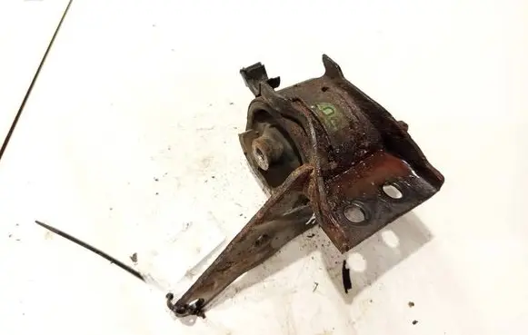Engine mount bracket