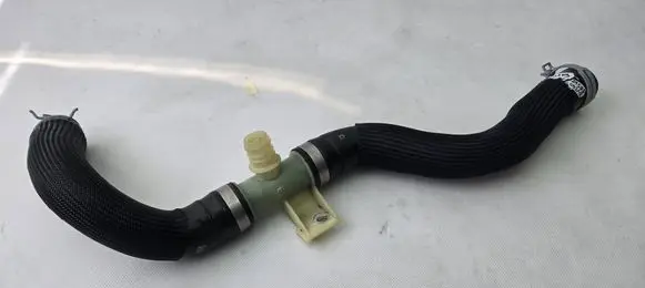Renault Trafic III (X82) Engine coolant pipe/hose 215030921R 092J