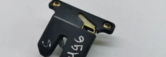 Audi A4 S4 B5 8D Tailgate/trunk/boot lock/catch/latch 8D5827505