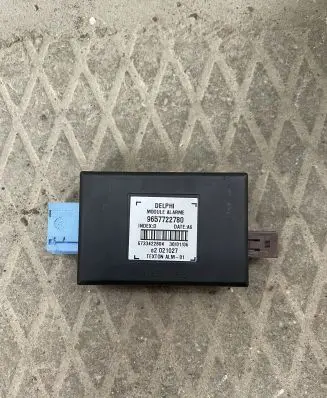Citroen Berlingo Alarm relay 9657722780 6733422804 021027
