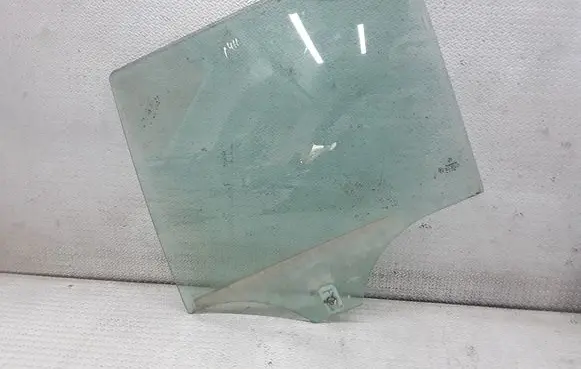Mercedes-Benz C W203 Rear door window glass