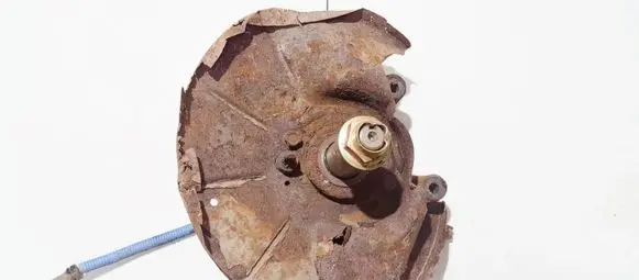 KIA Carens I Stub axle 