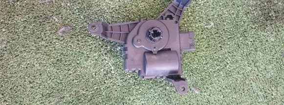 Ford Explorer VI Air flap motor/actuator A1138004420