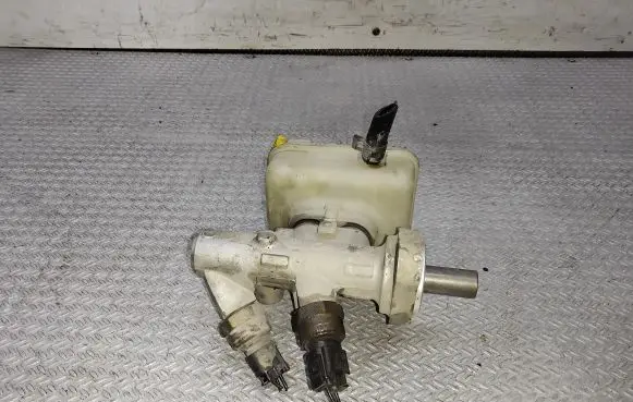 Volkswagen Golf IV Master brake cylinder L481402