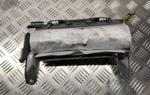 Toyota RAV 4 (XA30) Knee airbag 