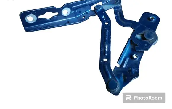 Engine bonnet/hood hinges