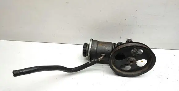Toyota Avensis T250 Power steering pump