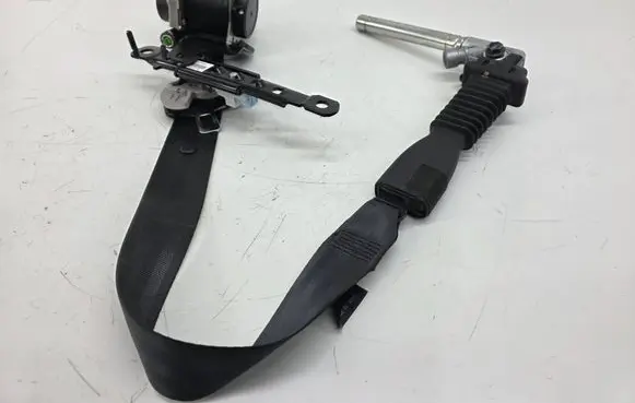 KIA Sportage Front seatbelt 635290800B