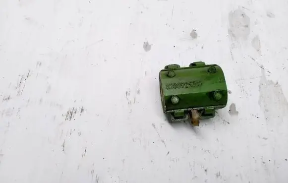 Opel Vivaro Other engine bay part 8200925307