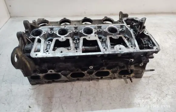 Peugeot 508 RXH Engine head 9688418110 9688418110C01