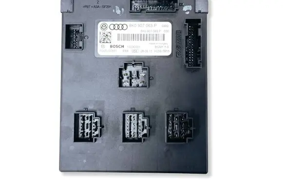 Audi A4 S4 B8 8K Comfort/convenience module 8K0907063P F005V00851