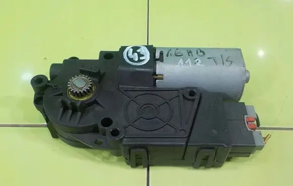 Jaguar XE Sunroof motor/actuator GX7353508AA