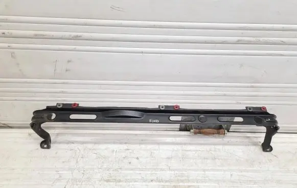 Ford Focus Radiator mount bracket 210006