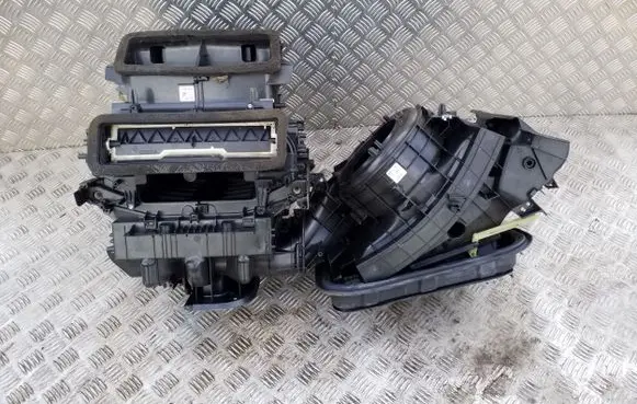 Volvo XC60 Interior heater climate box assembly housing 31497564