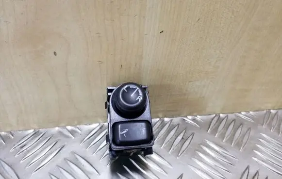 Nissan Qashqai Wing mirror switch