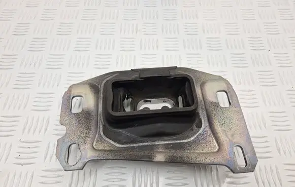 DS Automobiles 4 II Gearbox mount 9813699680