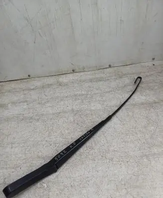 Opel Zafira A Front wiper blade arm 90582557
