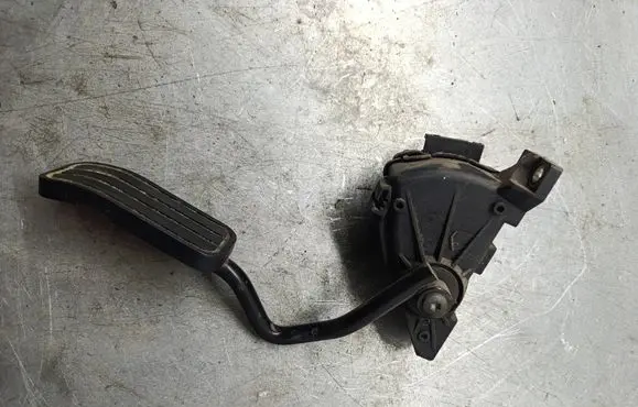 Seat Alhambra (Mk1) Accelerator throttle pedal 7m3721603D