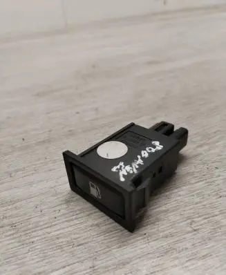 Toyota Avensis T250 Fuel tank opening switch 156795