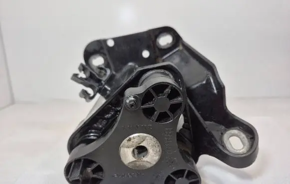 Mercedes-Benz E W212 ABS pump bracket A2124300410