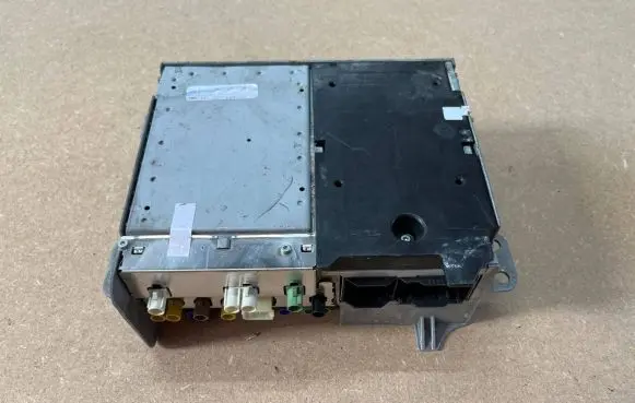 Mercedes-Benz GLE W167 Radio/GPS head unit trim A1679004309