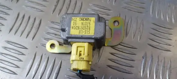 Mazda 323 F Airbag deployment crash/impact sensor b25d57kd0a 9j07a