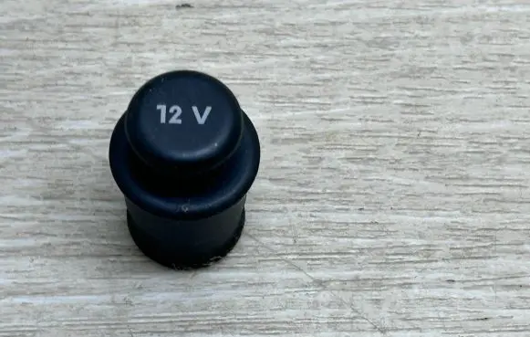 Volkswagen Touareg II 12 V Socket (front) 7L6919311