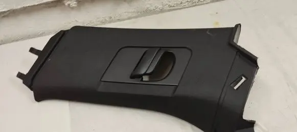 Volvo XC90 (D)pillar trim (top) 31377583