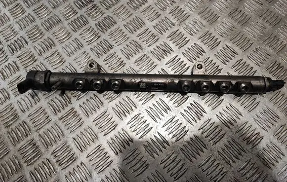 Volvo XC90 Fuel main line pipe 30777759