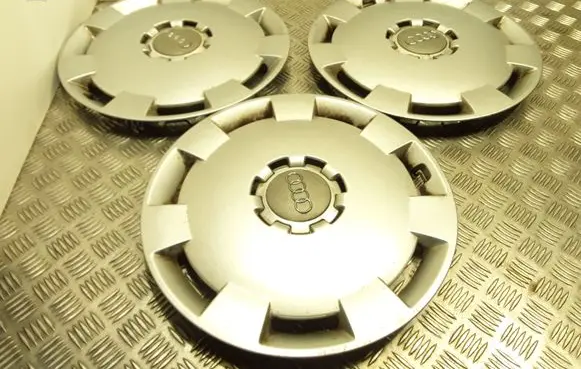 Audi A3 S3 8P R16 wheel hub/cap/trim 8P0601147A